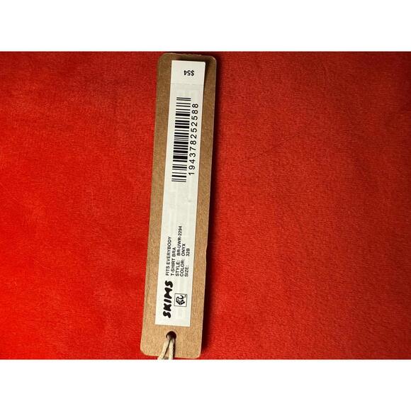 Skims Fits Everybody T Shirt Bra Color ONYX Size 32B - Picture 3 of 3